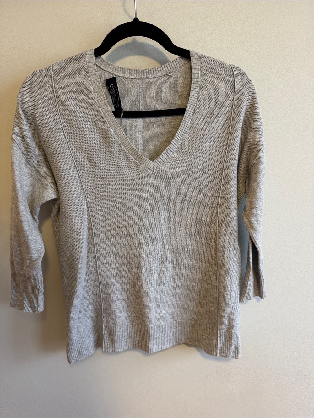 Magaschoni Light Gray V-Neck Knit Top
